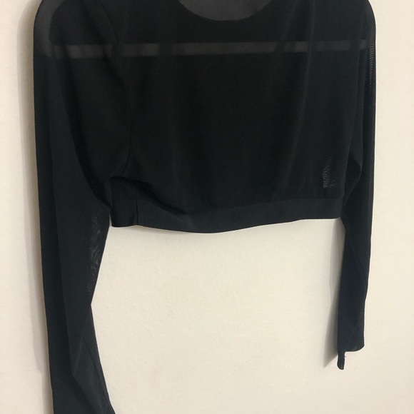 Black mesh crop top - Picture 2 of 4